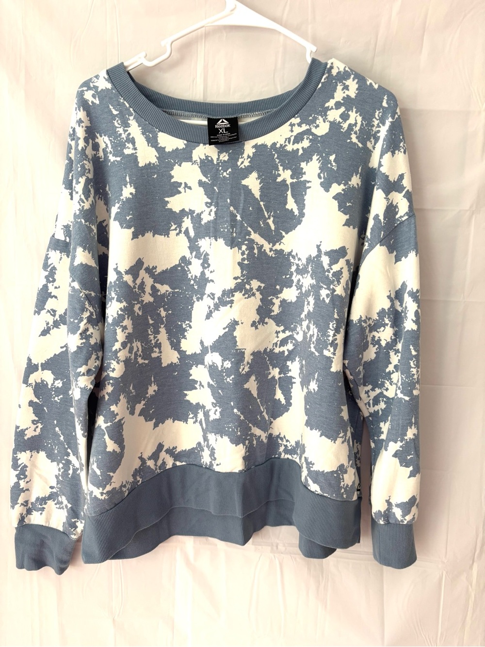 NWOT Reebok Blue White Abstract Crew Neck Soft Lounge Sweatshirt SZ XL